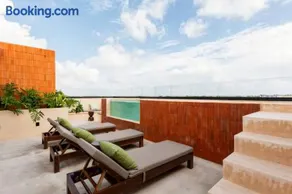 Xaana Private Pool 2 bed wifi 300 Mbps Rooftop - Image 3