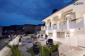 Vasili Veranda Suites - Image 4