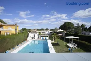 Charming Villa in Linares with Private Pool - Image 3