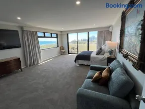 Beach House Perth - Image 3