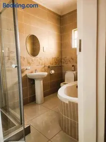 Same Stay Inn - Image 5