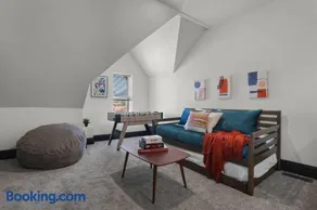 Jefferson Avenue- Large St Louis Home Game Room & Walkable Location - Image 3