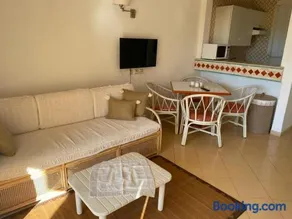 Appartement avec Piscine Privée et Jardin à Tabarka - Idéal Couple - Image 2