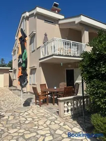 Domattina apartments Vlašići, Pag - Image 2