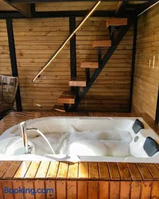 OMGHAT Glamping - Image 4