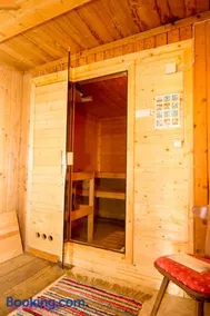 Casa accogliente e familiare con sauna, terrazza e griglia | Ideale per lavorare da remoto | Accetta animali domestici - Image 3