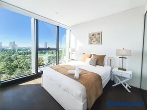 Luminous Luxe 2-Bedroom Apartment w Stadium View - Image 2