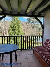 Appartement avec piscine et wifi SJPP UHART CIZE - Image 3