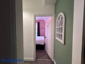 The Bluebird Rooms II - Image 4