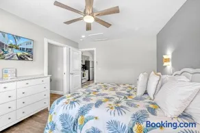 Walk to Siesta Key Beach and Village - Image 3