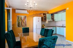 Pia Apartments - Image 3