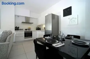 2 bedroom Lake Maggiore apartment with pool - Image 4