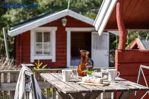 Trio of cottages near water - Image 1