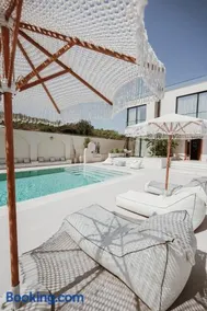Villa Escape 21 - Image 1