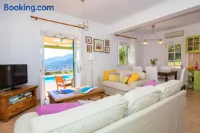 The Bay House - Image 2