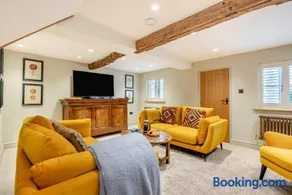 3 Bed in Westmancote oc-t30722 - Image 4