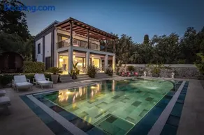Sea View Villa in most upscale Yalikavak - Image 1