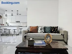 Large air-conditioned apartment for 7 people, Free parking - Image 1