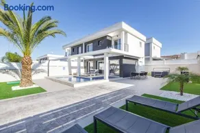 Casa Bos Dolpfin Wellness Luxury Entire Villa Pool & Jacuzzi Gran Alacant near Beach - Image 1