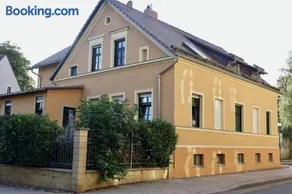 "Ferienwohnung am Schloss" - Ferienwohnung mit Blick auf das Barbyer Schloss, 5 Gehminuten bis zur Elbe - Image 1