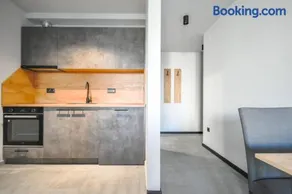 6 Studios 6 Bathrooms 2 Levels Kitchens - Image 2
