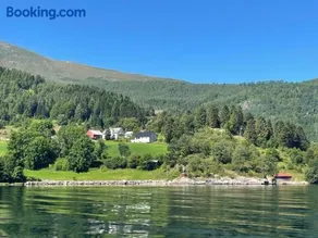 Spacious House with Fjordview - Image 2