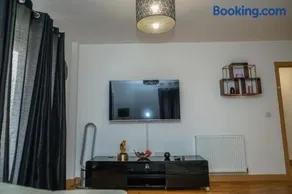 DARTFORD LUXURY 2 BED APARTMENT - Image 3