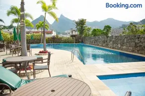 Refúgio em Laranjeiras! Varanda, piscina e lazer - Image 1