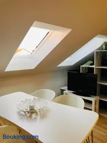 Moderne Dachgeschosswohnung an der Donau - Image 5