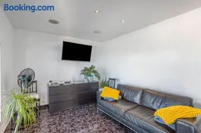 Familienorientiertes großzügiges Apartment mit Grill, Pool und Terrasse | Gartenblick | Nah am Strand | Ideal für Homeoffice - Image 3