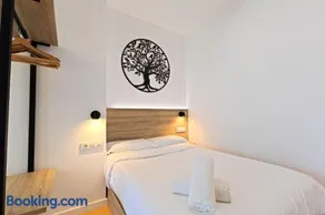 Tortuga - Entire Apt - Near Beach and Stadium by Río Turia Apartments - Image 1