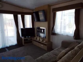 3 Bedroom Caravan - Image 2