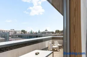 Hosted by StaySejour - Free Parking - Brighton Penthouse - Private Rooftop - 3 bedrooms - Image 2