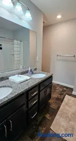 River Valley Stay - Image 5