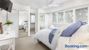 Modern Beachside Escape - Image 3