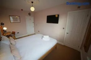 The Alma Taverns Boutique Suites - Room 1 - Hopewell - Image 3
