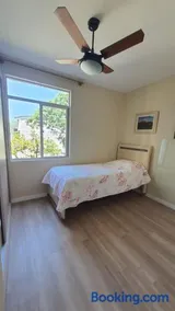 Quarto tranquilo em frente à UFSC - Image 1