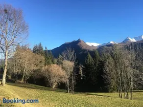 Maison de l'Amitie Argeles Gazost, Luxurious Top Floor Apartment with Mountain Views - Image 3