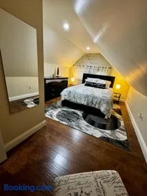 Private Cozy Apartment - Only 5 min Away from Newark Airport and 30 min to NYC - Image 1