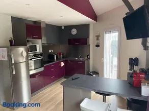 Charmant T3 privé avec vue et accès piscine - Image 1