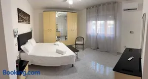 Ro's House - Image 3