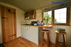 The Shepherds Hut - Image 3