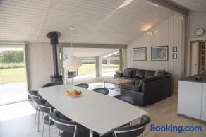Beach House For 9 Guests 400 M To The Sea - Image 3