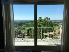 Arc en Ciel Appartments - Image 3
