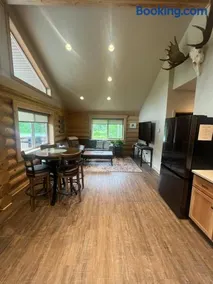Clear Creek Cabins - Image 2