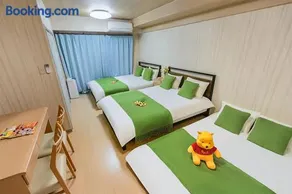 Room 202 Nishi-Shinjuku Gochome 9 minutes walk 40 square meters Sleeps up to 6 people - Image 1