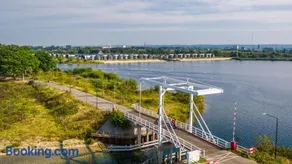 EuroParcs De Kraaijenbergse Plassen - Image 1