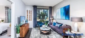 Noho Haven 2 bed Apt with FREE Parking - Image 5