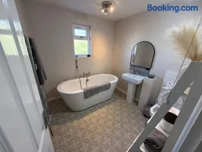 Spacious modern detached house in eye near A140 in the town centre - Image 2