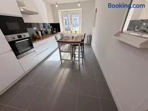 Maison rénovée de 3 chambres - confortable, calme et spacieuse - Image 2